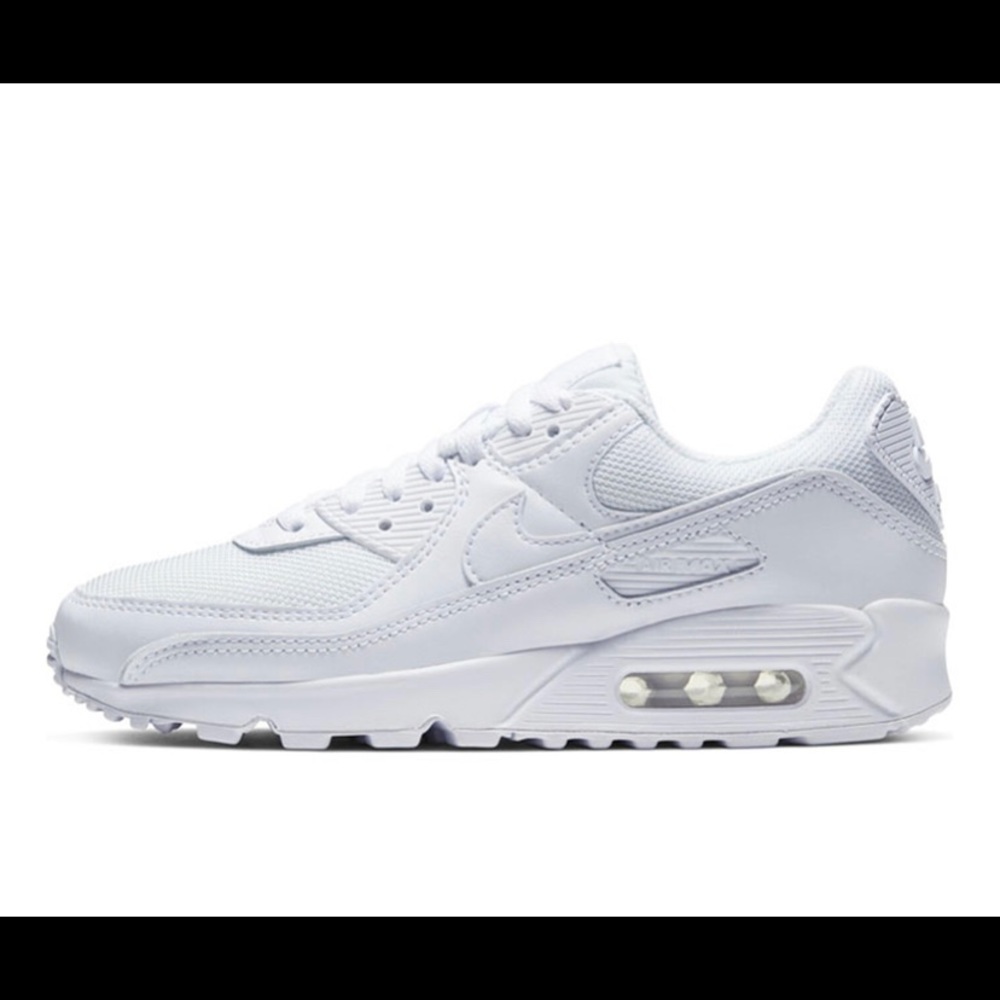 Gently used Nike Air Max. Size 7.